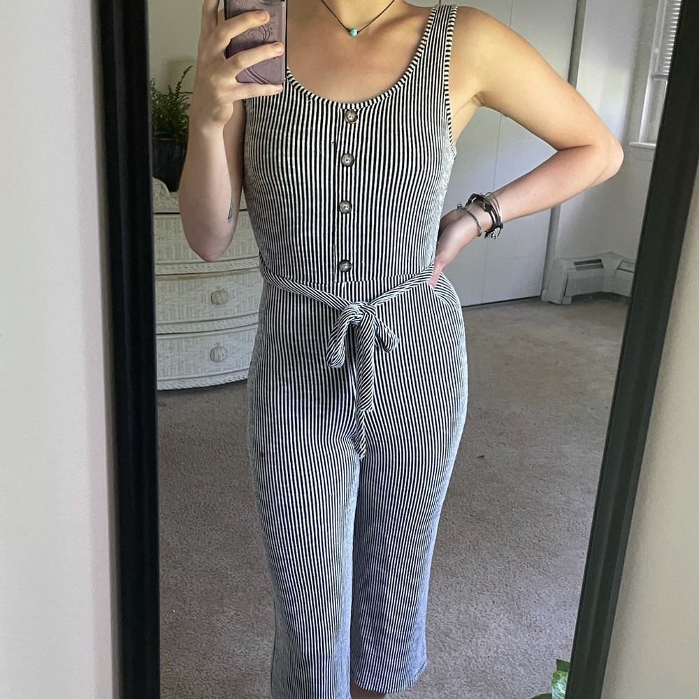 KNIT SUMMER JUMPSUIT WITH MARBLE BUTTONS